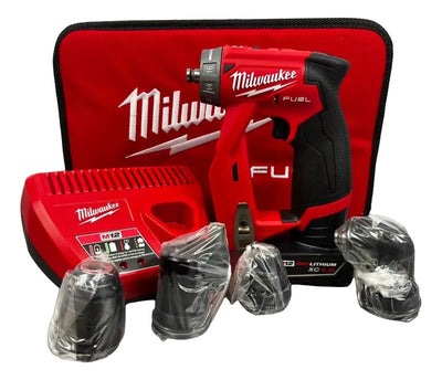 Taladro Milwaukee 4 Cabezales Kit 2505-22 Kit De Instalación Rojo 60